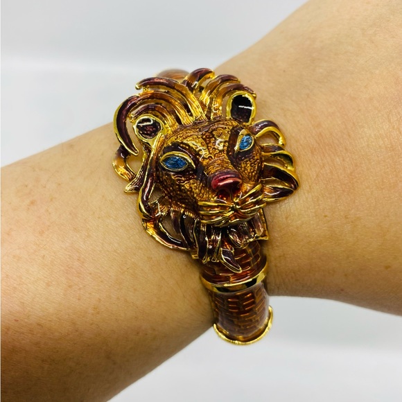 RARE VINTAGE KENNETH JAY LANE(KJL) LION HEAD CLAMPER BRACELET - Picture 5 of 7